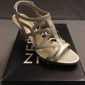 Naturalizer Danya Heels